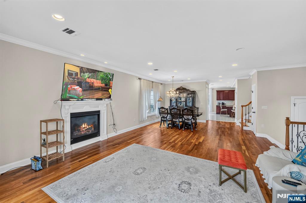 809 Edgewood Lane