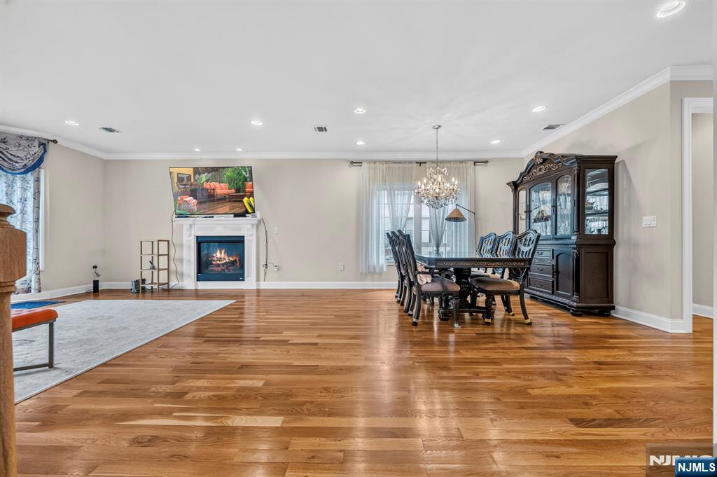 809 Edgewood Lane