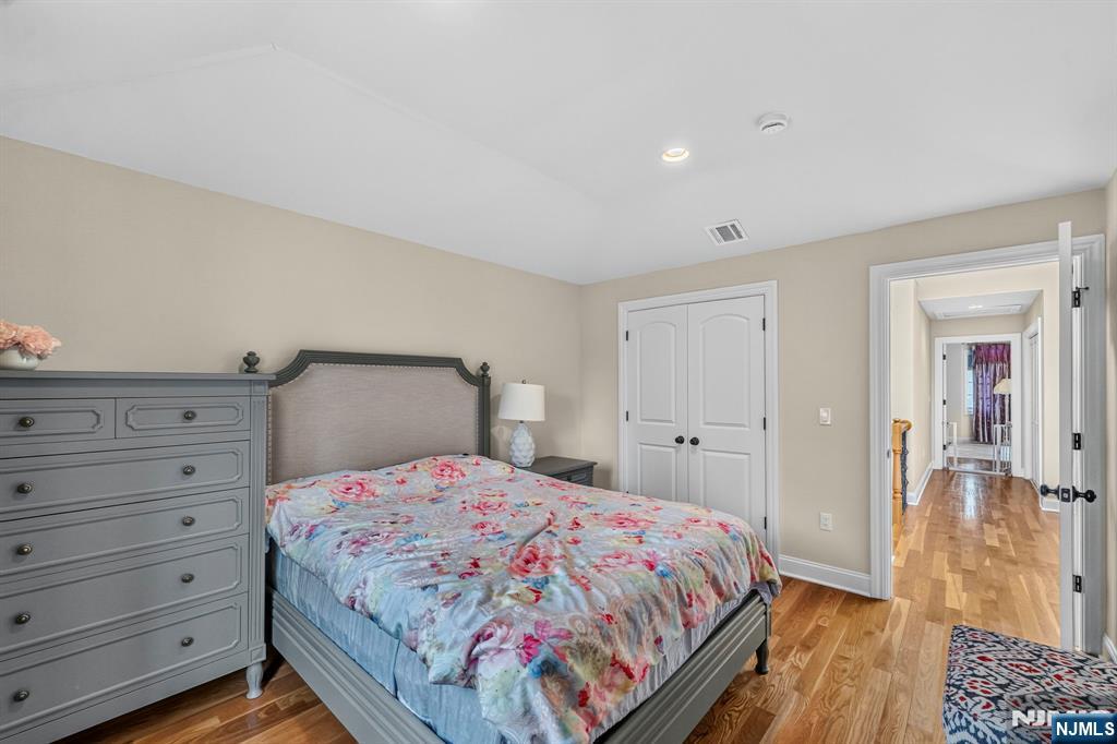 809 Edgewood Lane
