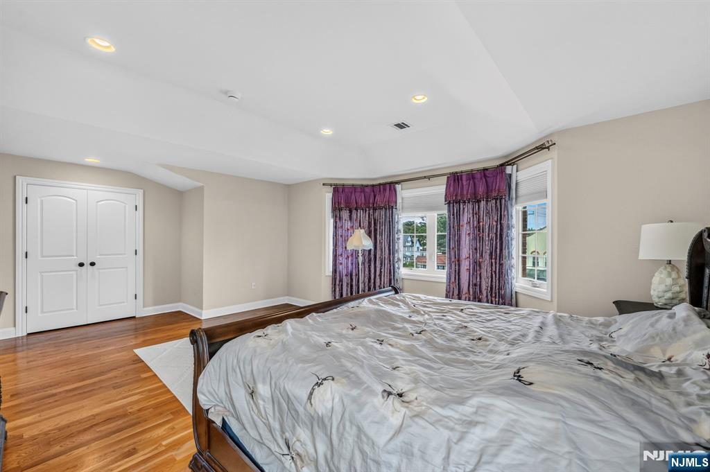 809 Edgewood Lane