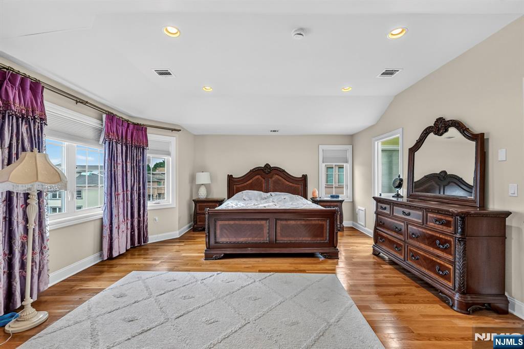 809 Edgewood Lane