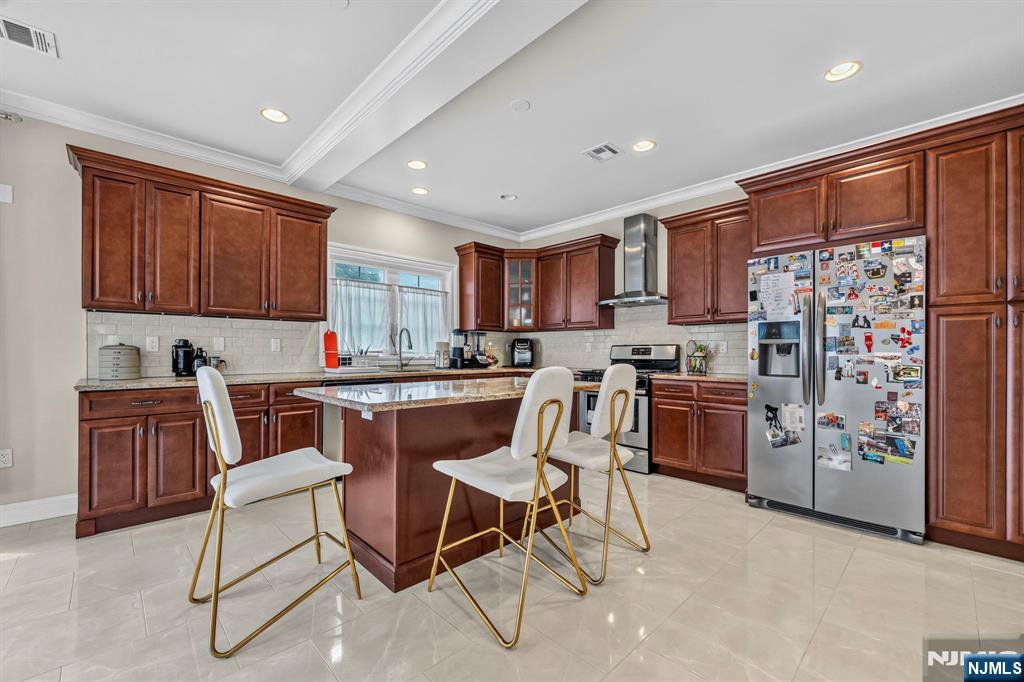 809 Edgewood Lane