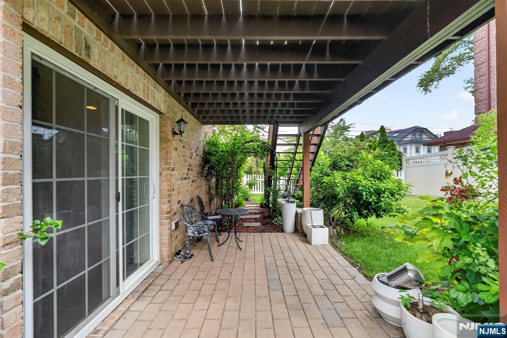 809 Edgewood Lane