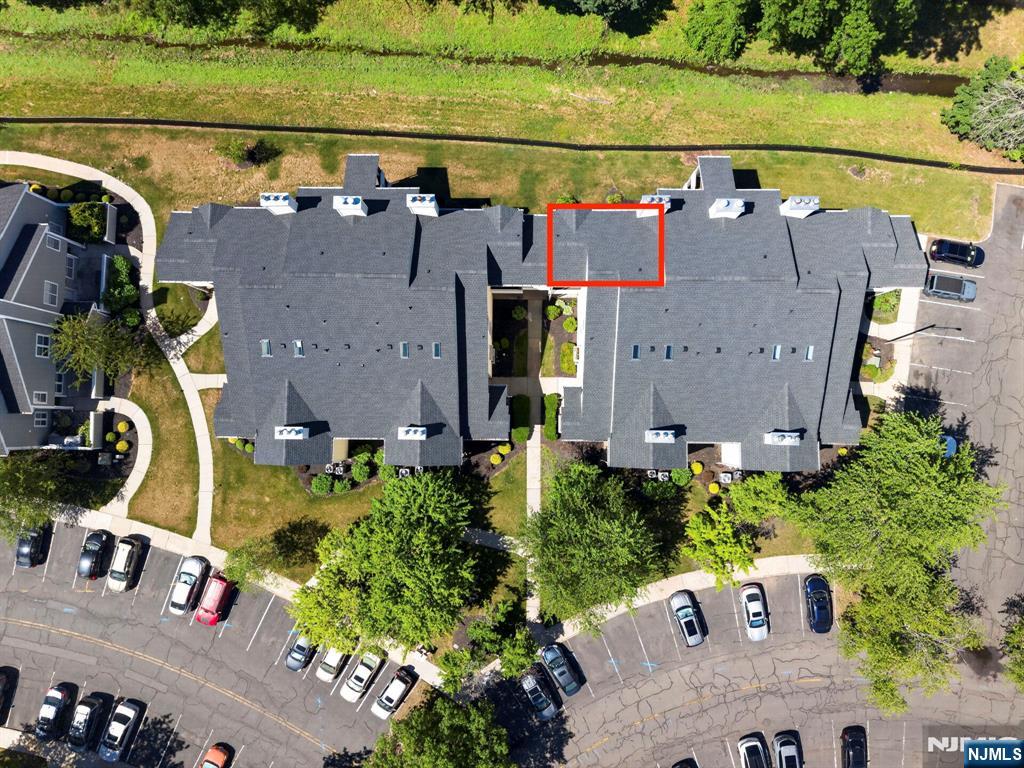 121 Country Club Drive 10