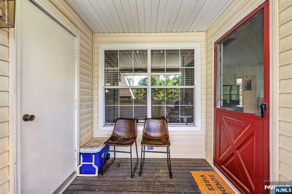 121 Country Club Drive 10