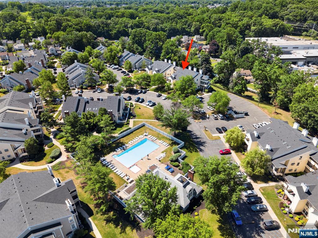 121 Country Club Drive 10
