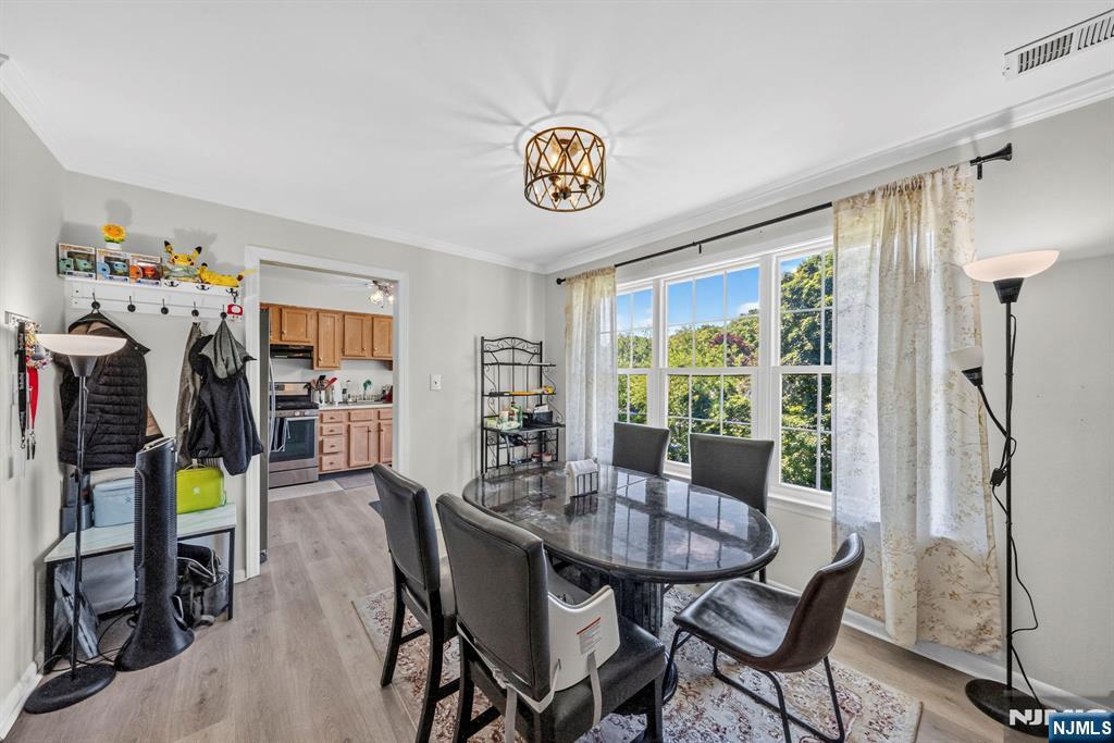 121 Country Club Drive 10