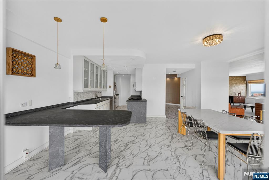 2077 Center Avenue PHB