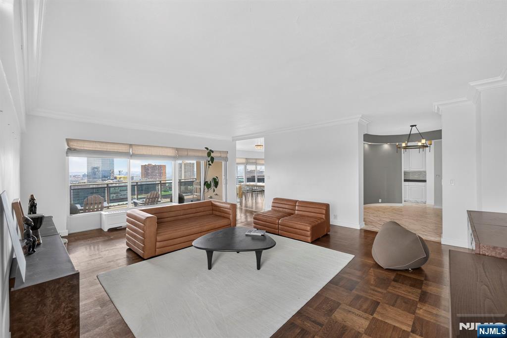 2077 Center Avenue PHB