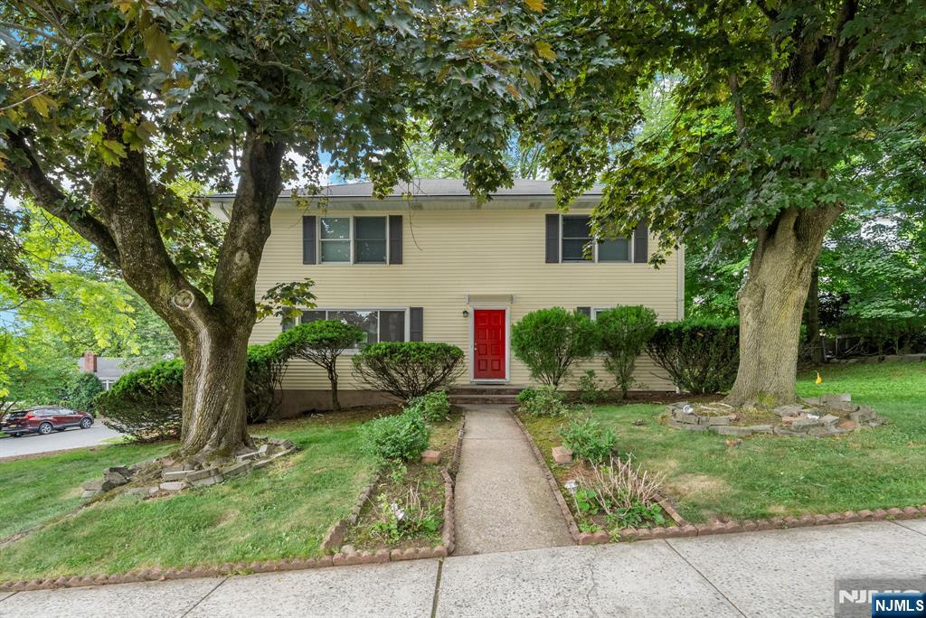 160 Magnolia Avenue