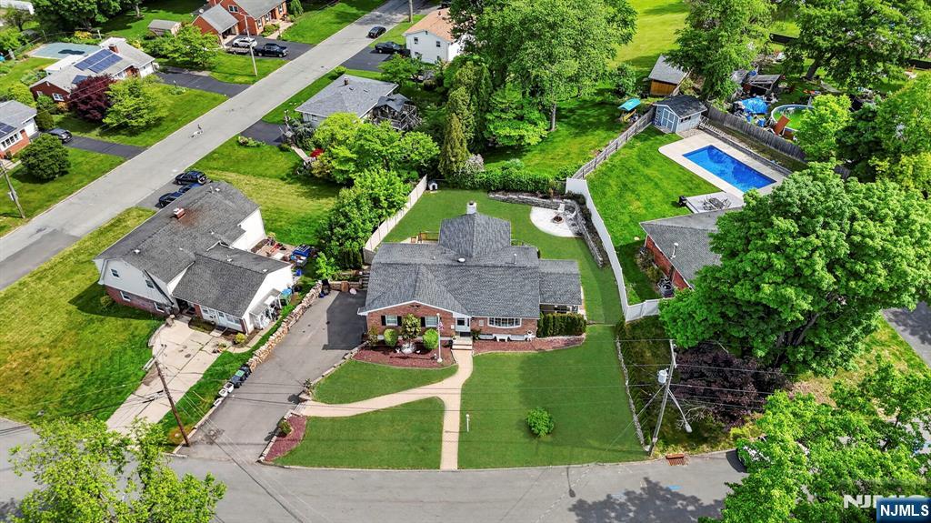 840 Lopatcong Street