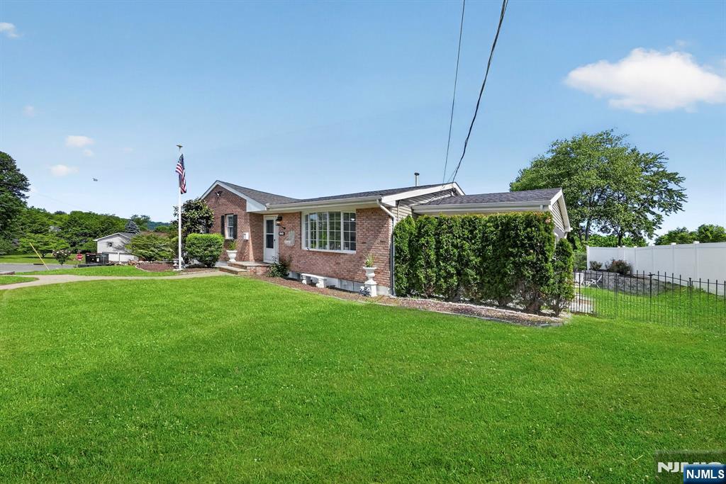 840 Lopatcong Street