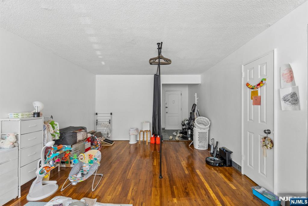 1575 Center Avenue 1F