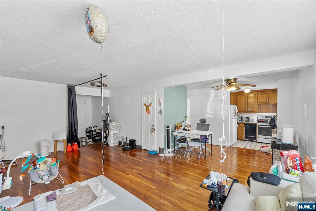 1575 Center Avenue 1F