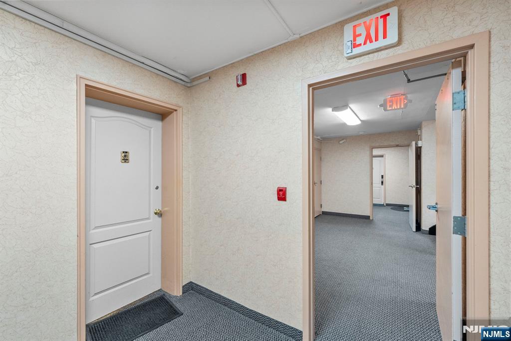 1575 Center Avenue 1F