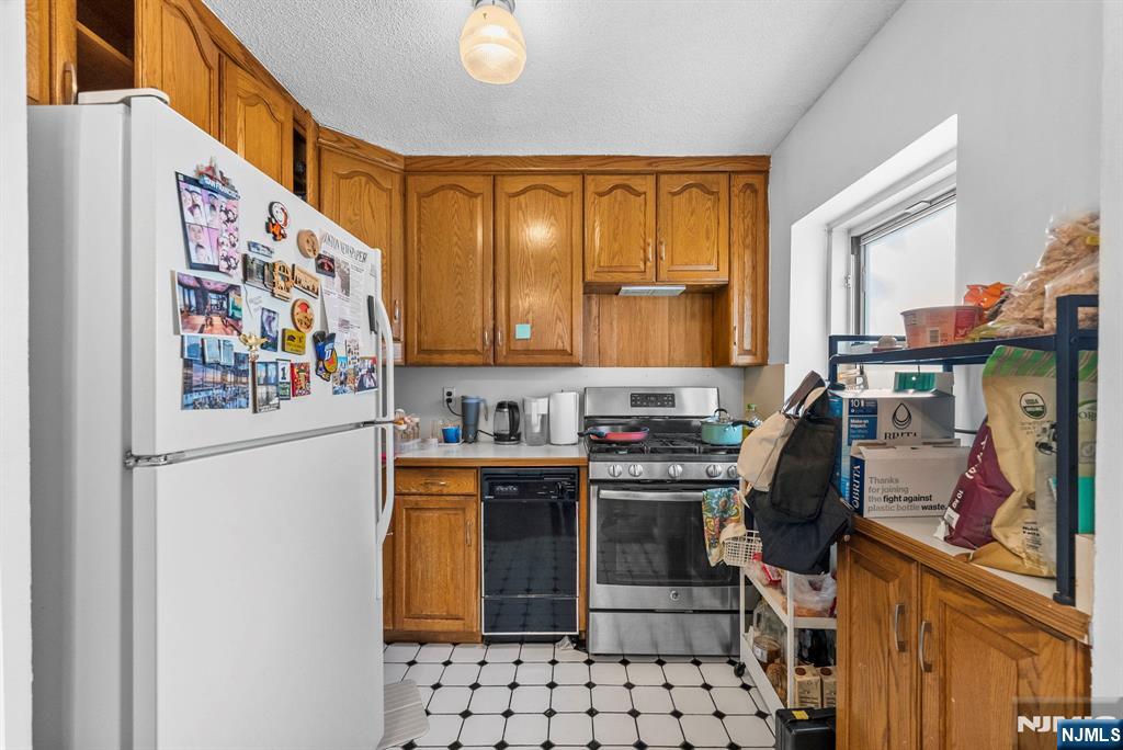 1575 Center Avenue 1F