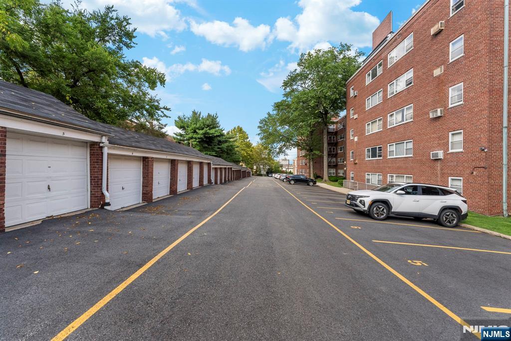 1575 Center Avenue 1F