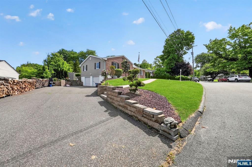 840 Lopatcong Street