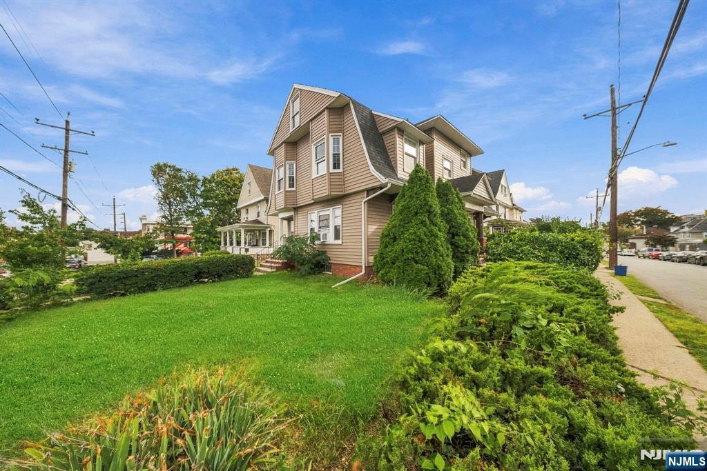 44 Vanderbeck Place