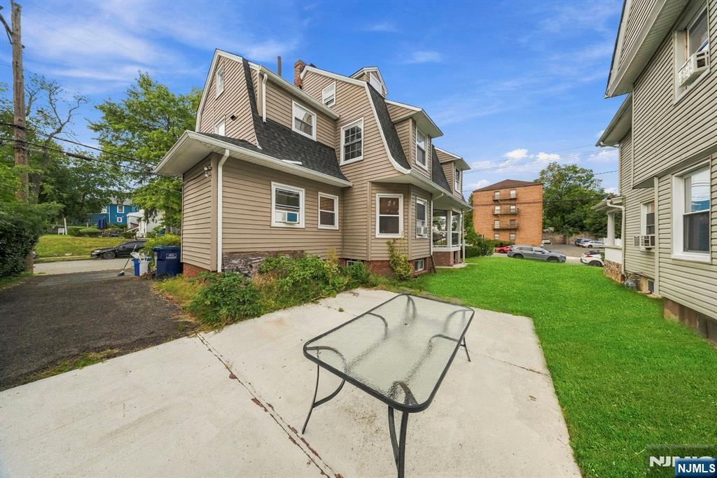 44 Vanderbeck Place