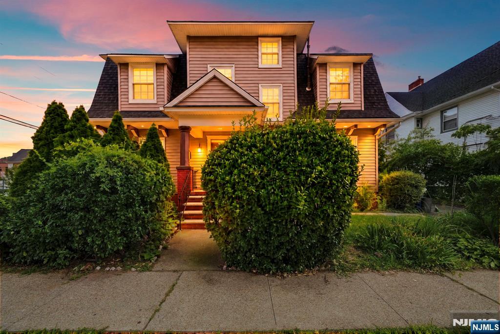 44 Vanderbeck Place