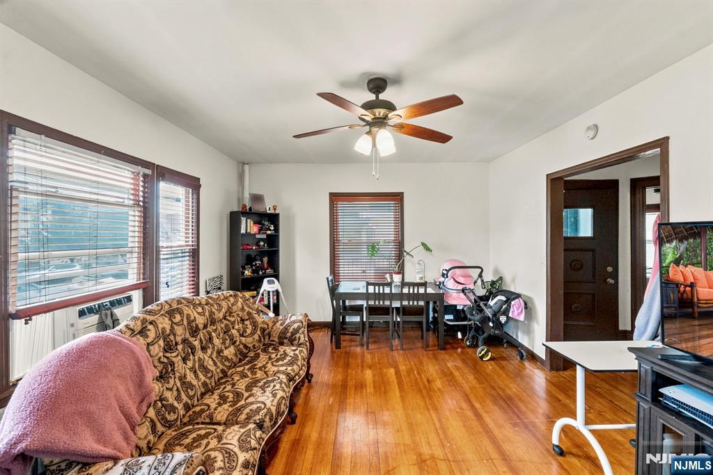 44 Vanderbeck Place