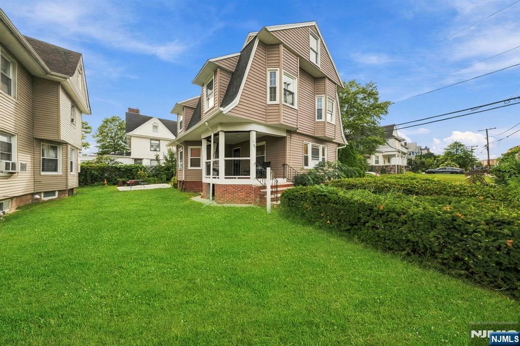 44 Vanderbeck Place