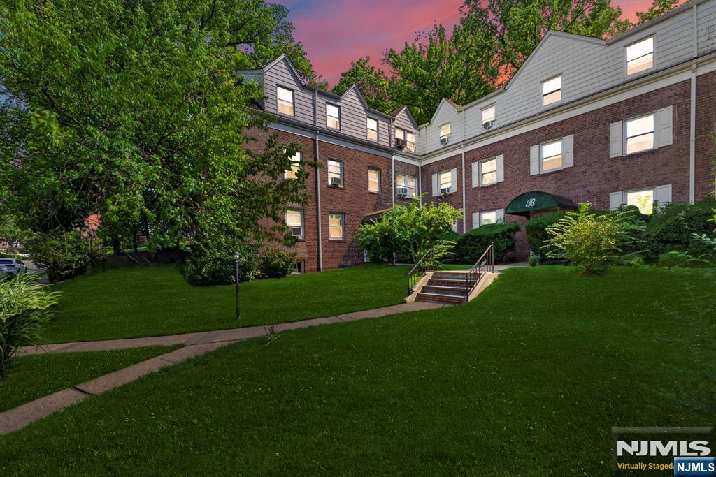 140 W Englewood Avenue #5B