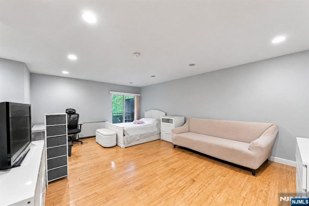 1111 River Road G16