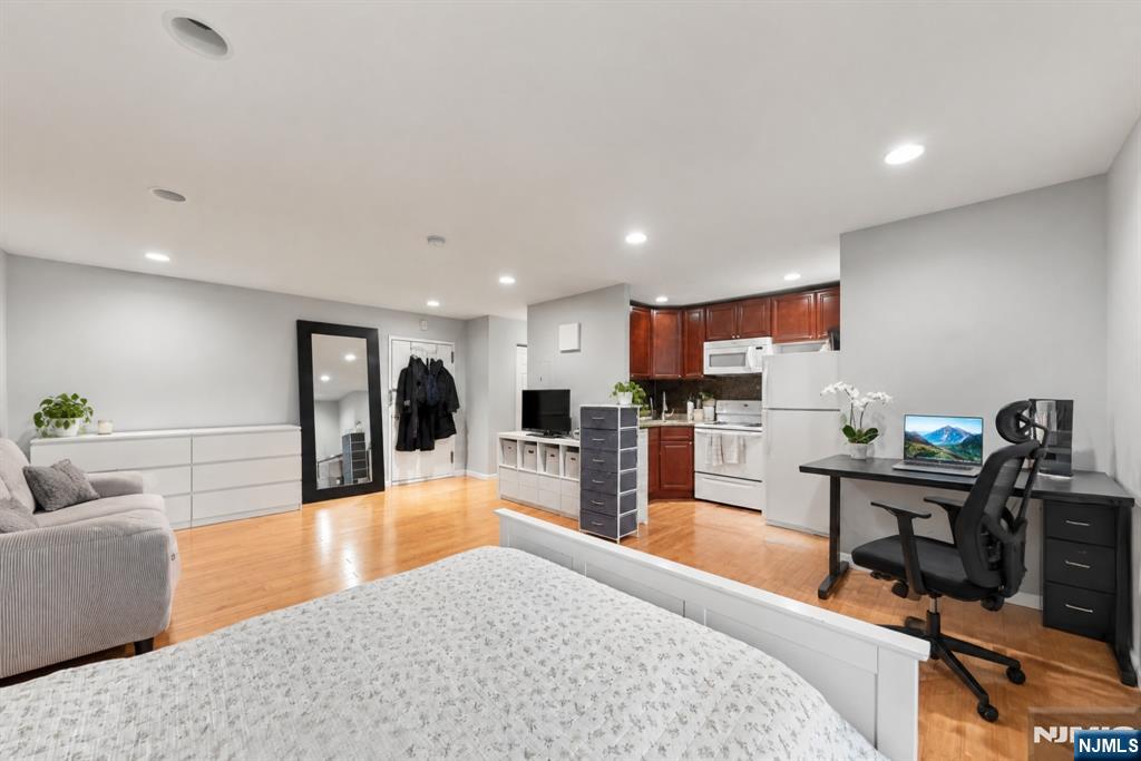 1111 River Road G16