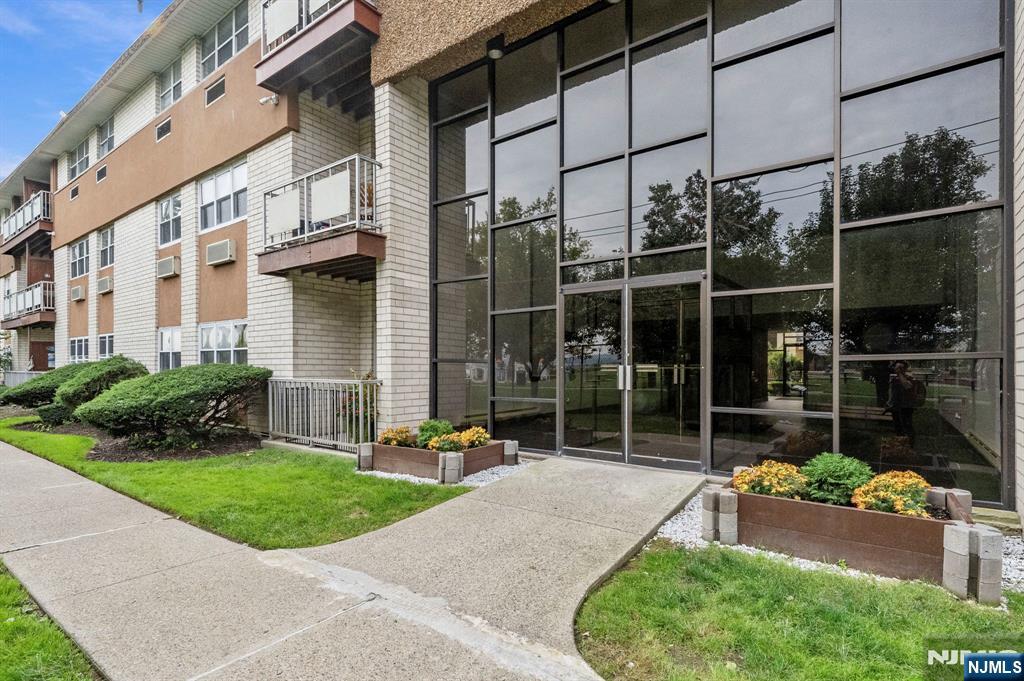 1111 River Road G16