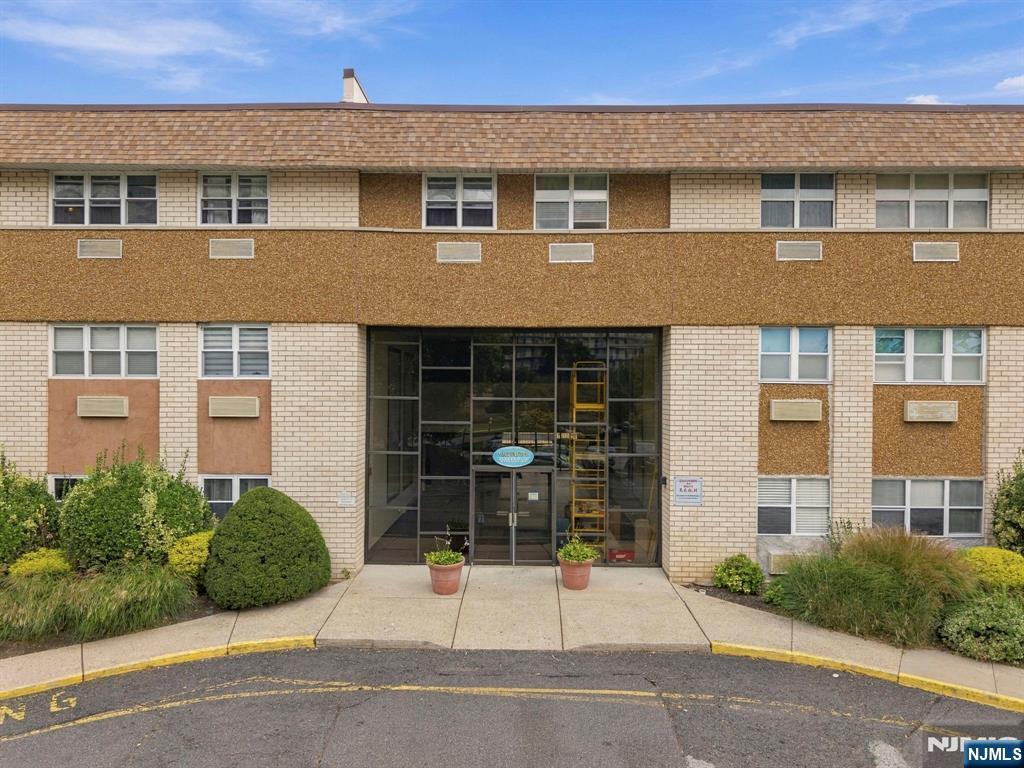1111 River Road G16