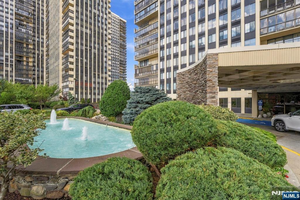 200 Winston Drive L14
