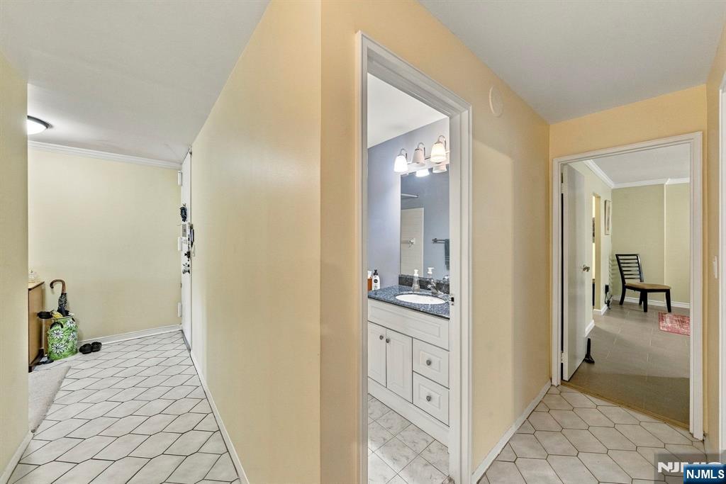 200 Winston Drive L14