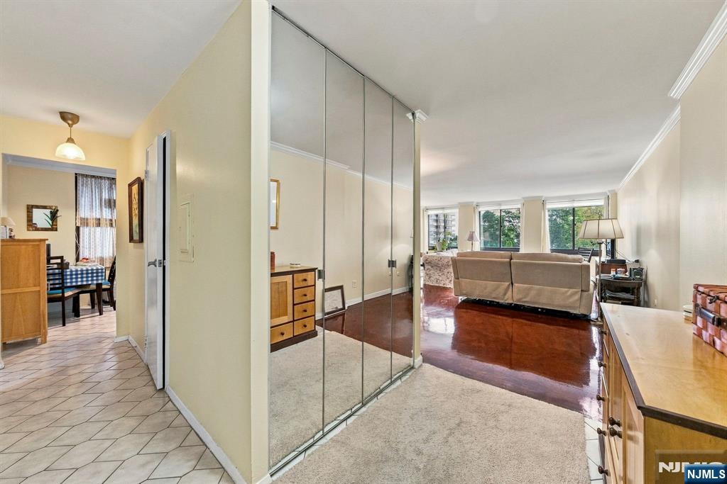 200 Winston Drive L14