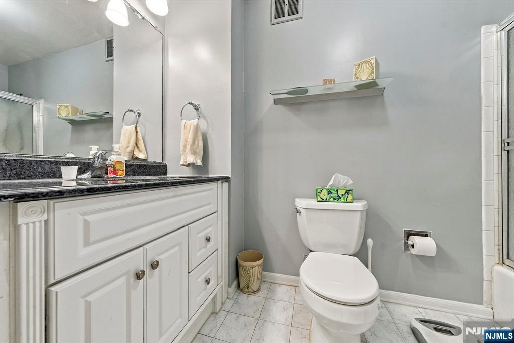 200 Winston Drive L14