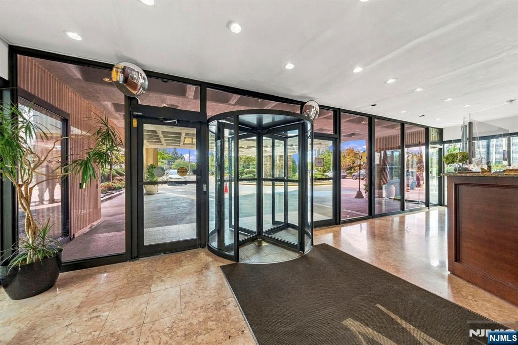 200 Winston Drive L14