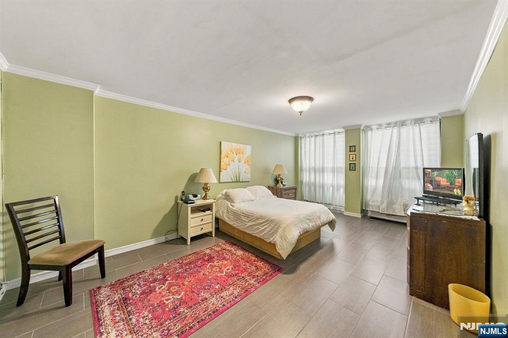200 Winston Drive L14