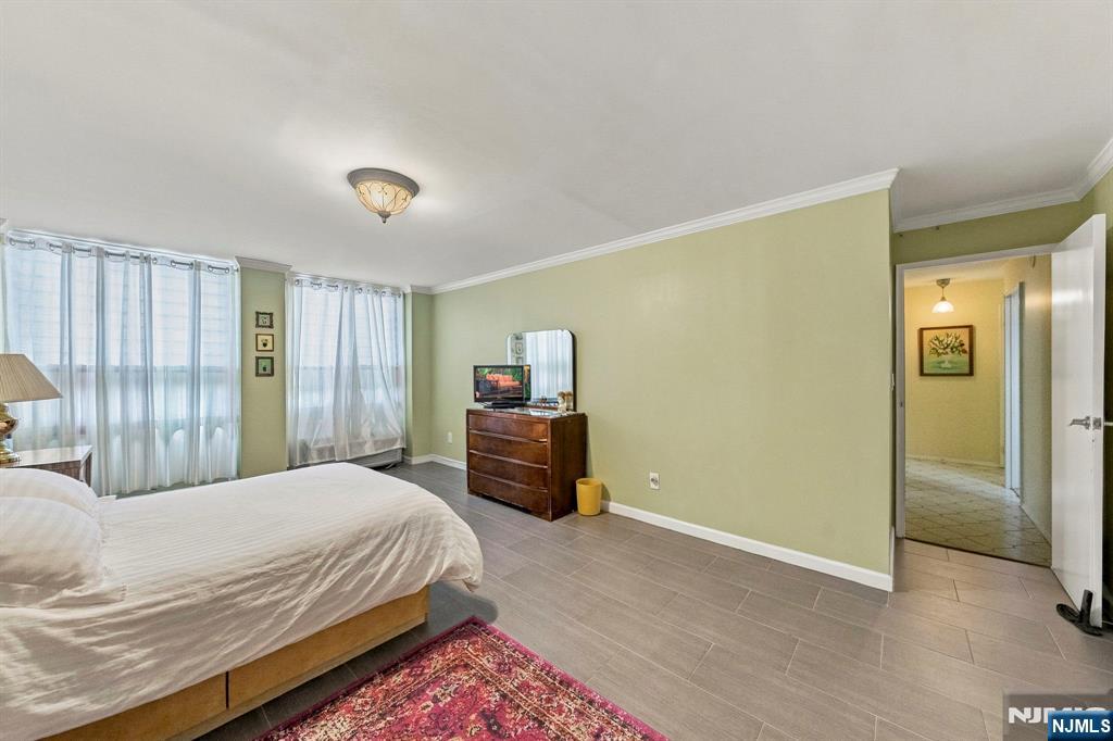 200 Winston Drive L14