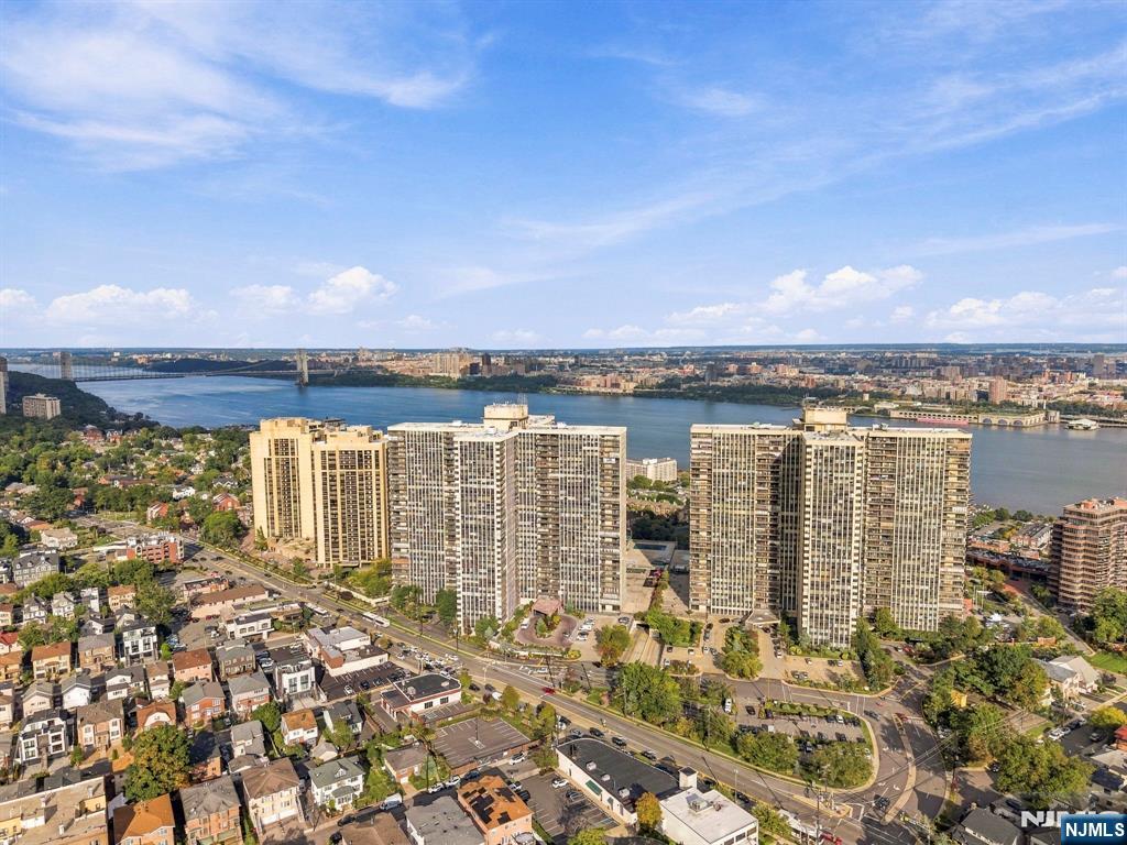 200 Winston Drive L14