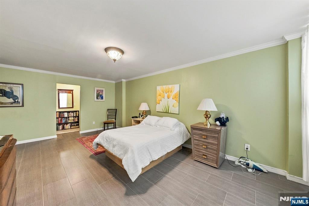 200 Winston Drive L14