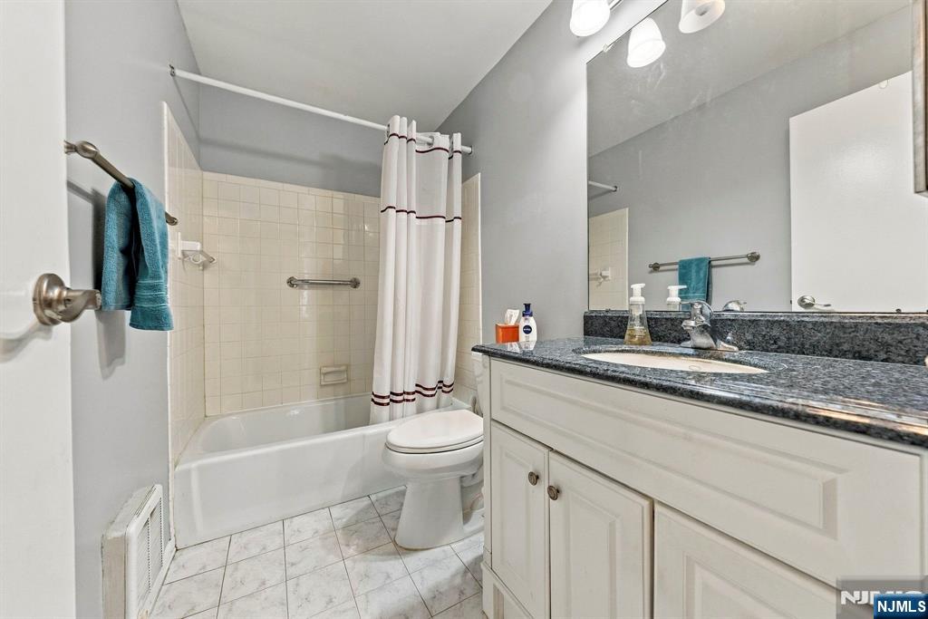200 Winston Drive L14
