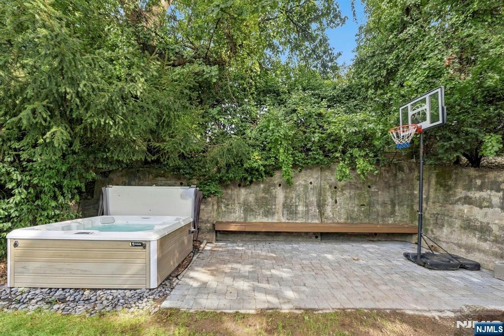 533 Ridgeland Terrace