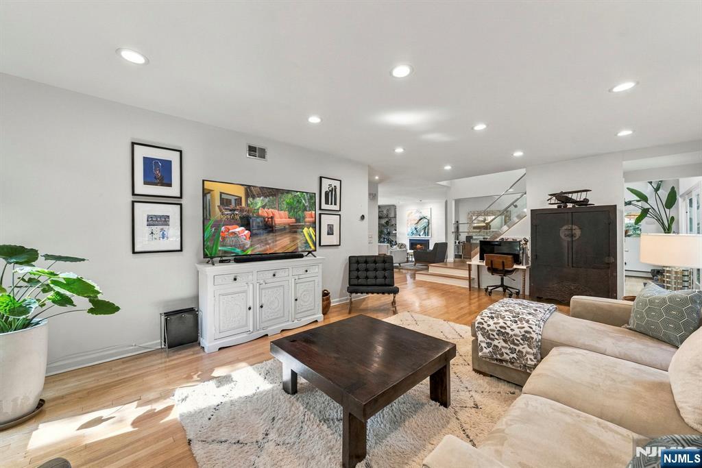 533 Ridgeland Terrace