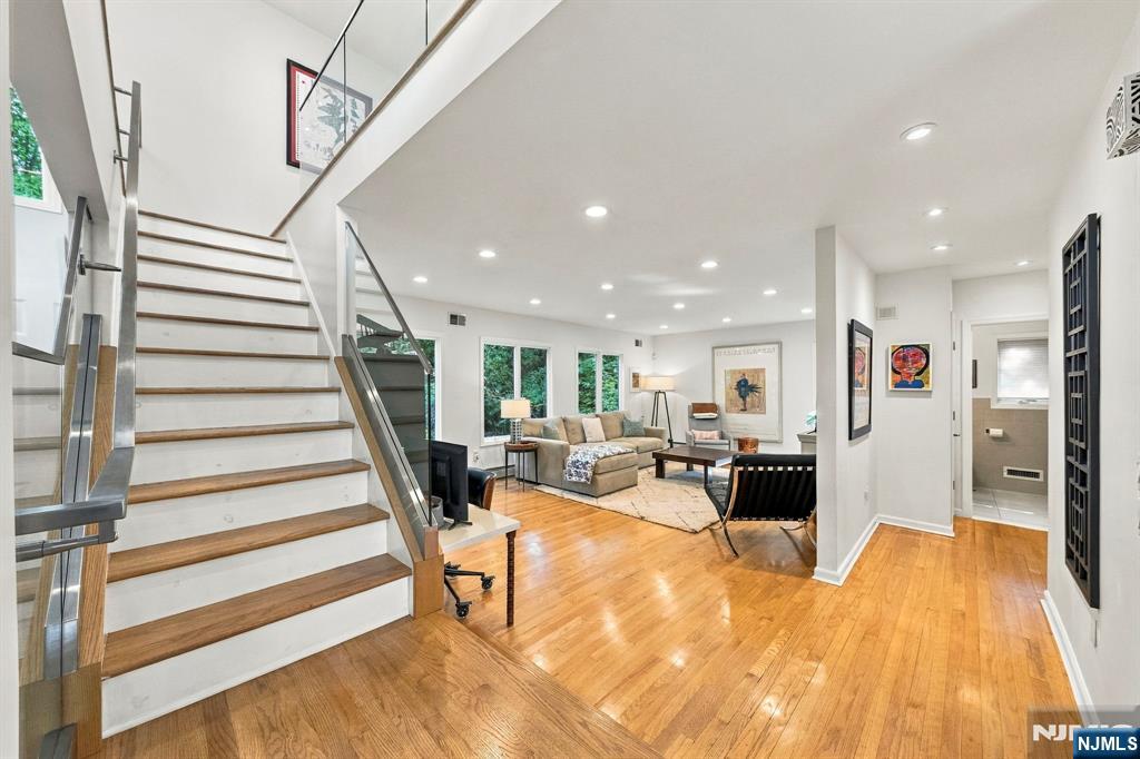 533 Ridgeland Terrace