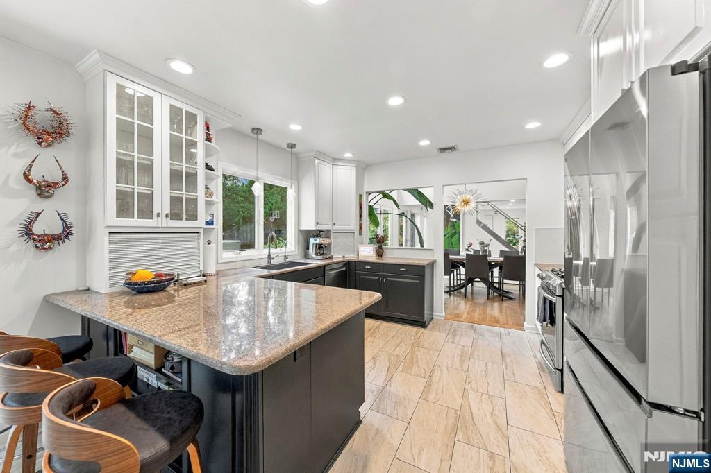 533 Ridgeland Terrace