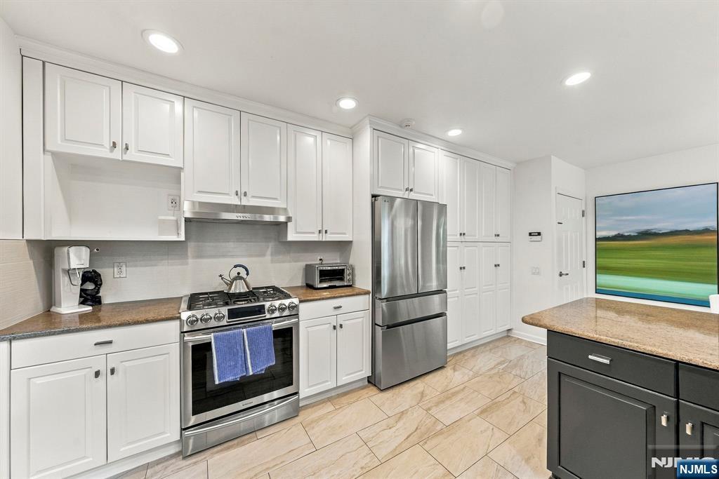 533 Ridgeland Terrace