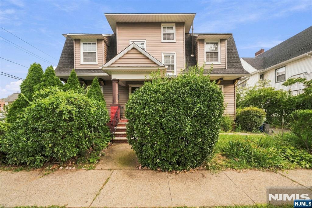 44 Vanderbeck Place