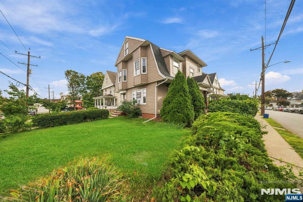 44 Vanderbeck Place