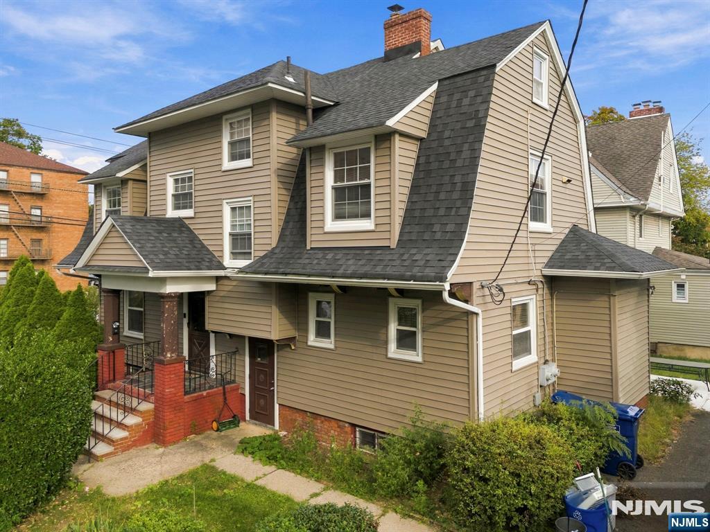 44 Vanderbeck Place